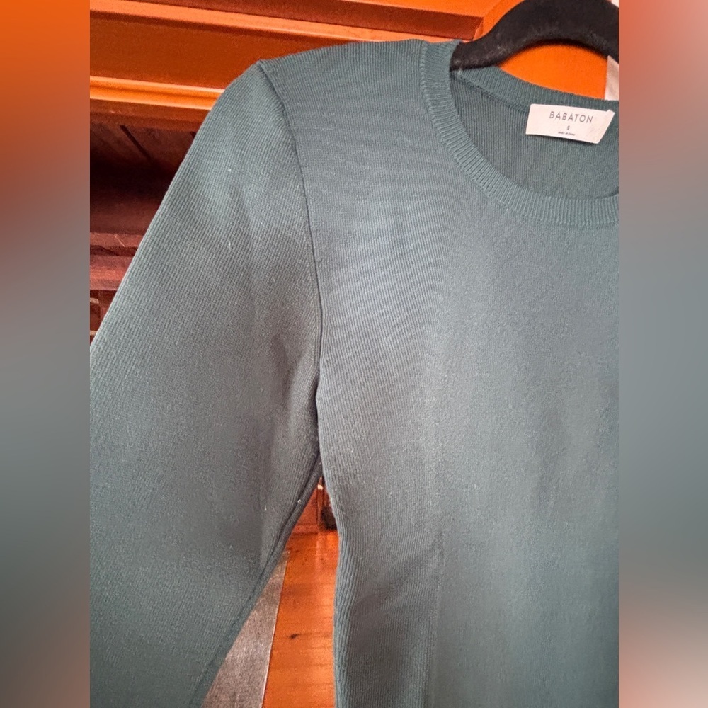 Babaton Sculpt Knit Crew Longsleeve Green - Picture 6 of 10